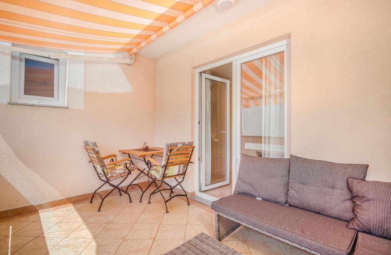Apartment Stella Di Mare Крк Екстер'єр фото